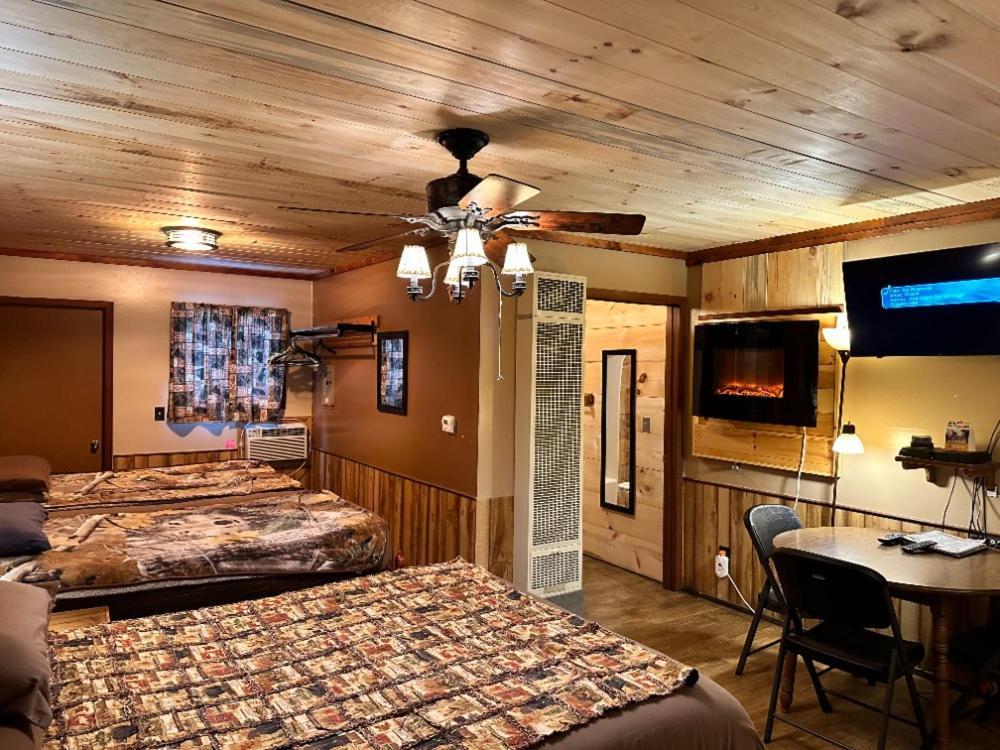 Best Bear Lodge & Campground Irons Εξωτερικό φωτογραφία